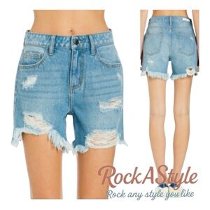 NWT Cello Women’s High Rise Destroy Frayed Hem Shorts size S/25-26